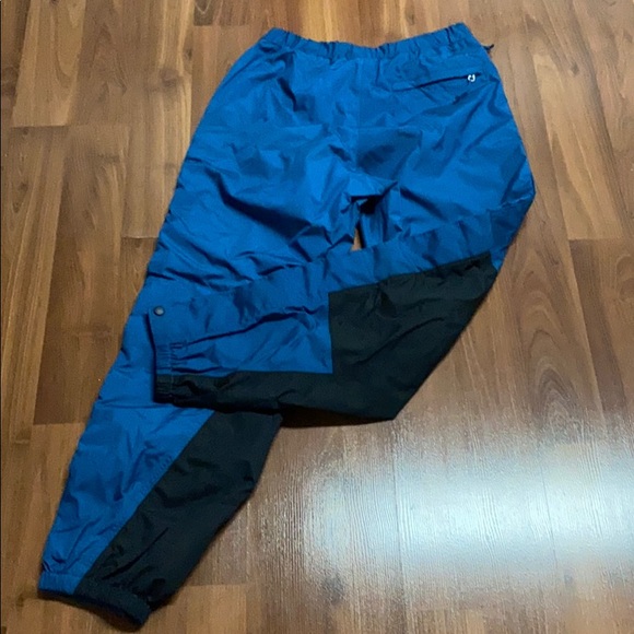 Mountain Equipment Co-op full zip windbreaker pant - Picture 8 of 15
